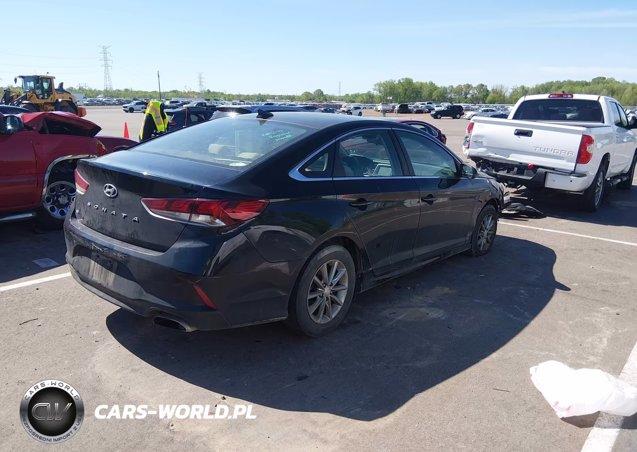 2018 Hyundai Sonata Se VIN:5NPE24AF7JH671812 - 4