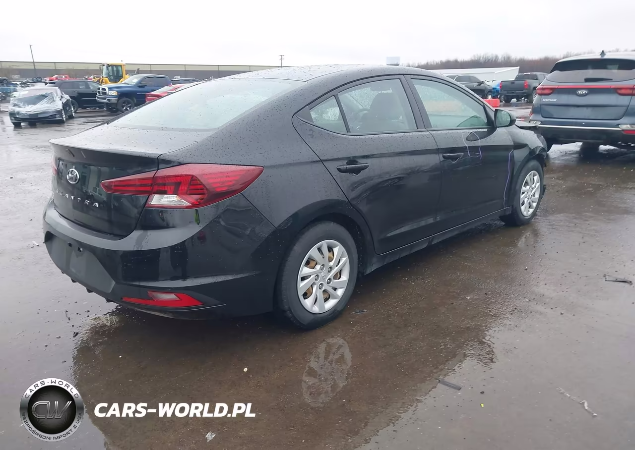 2019 Hyundai Elantra Se VIN:5NPD74LF7KH452392 - 4