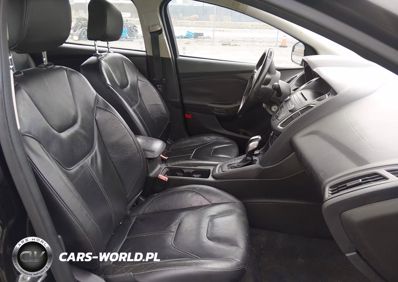 2016 Ford Focus Se VIN:1FADP3K25GL324654 - 5