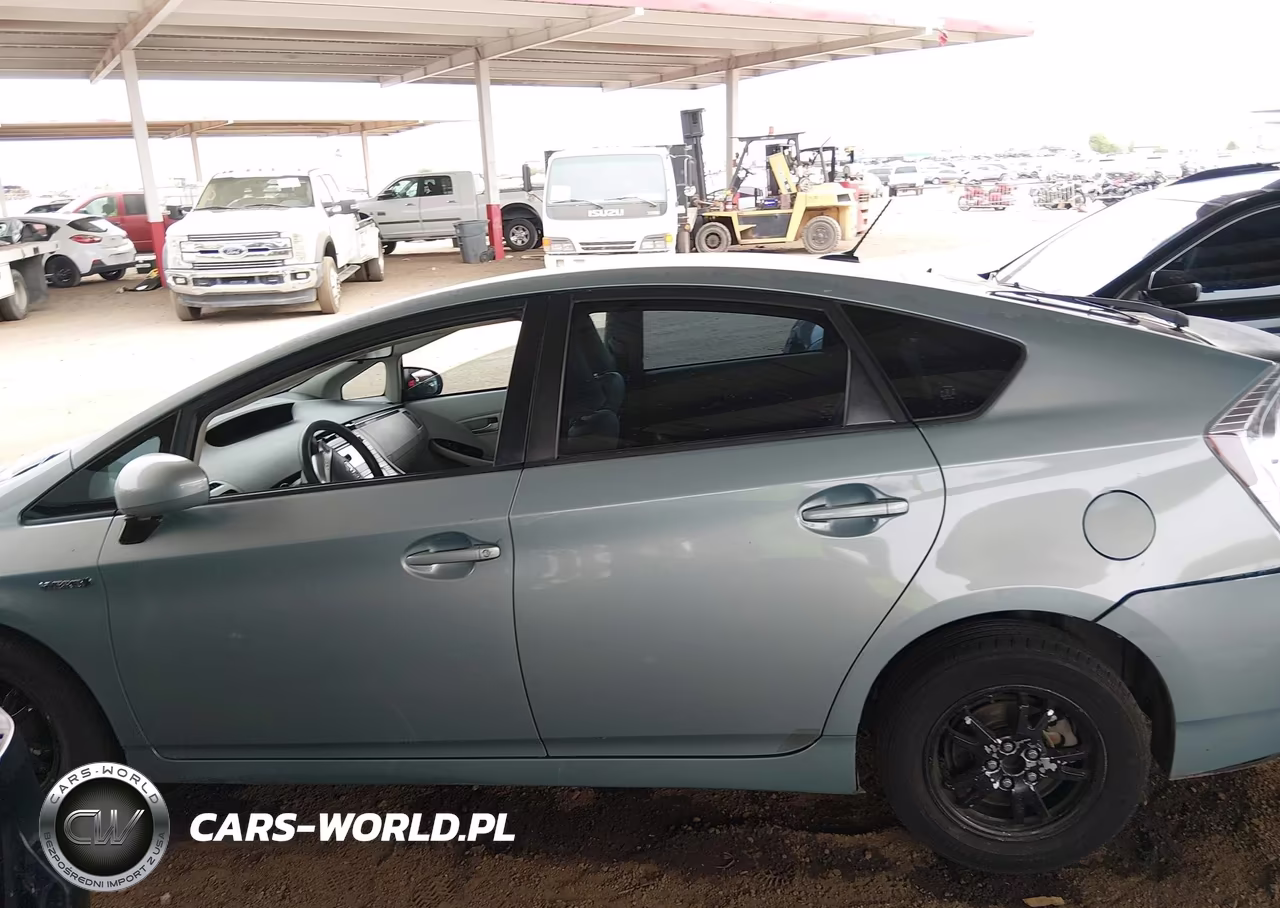 2013 Toyota Prius Three VIN:JTDKN3DU6D5653644 - 15
