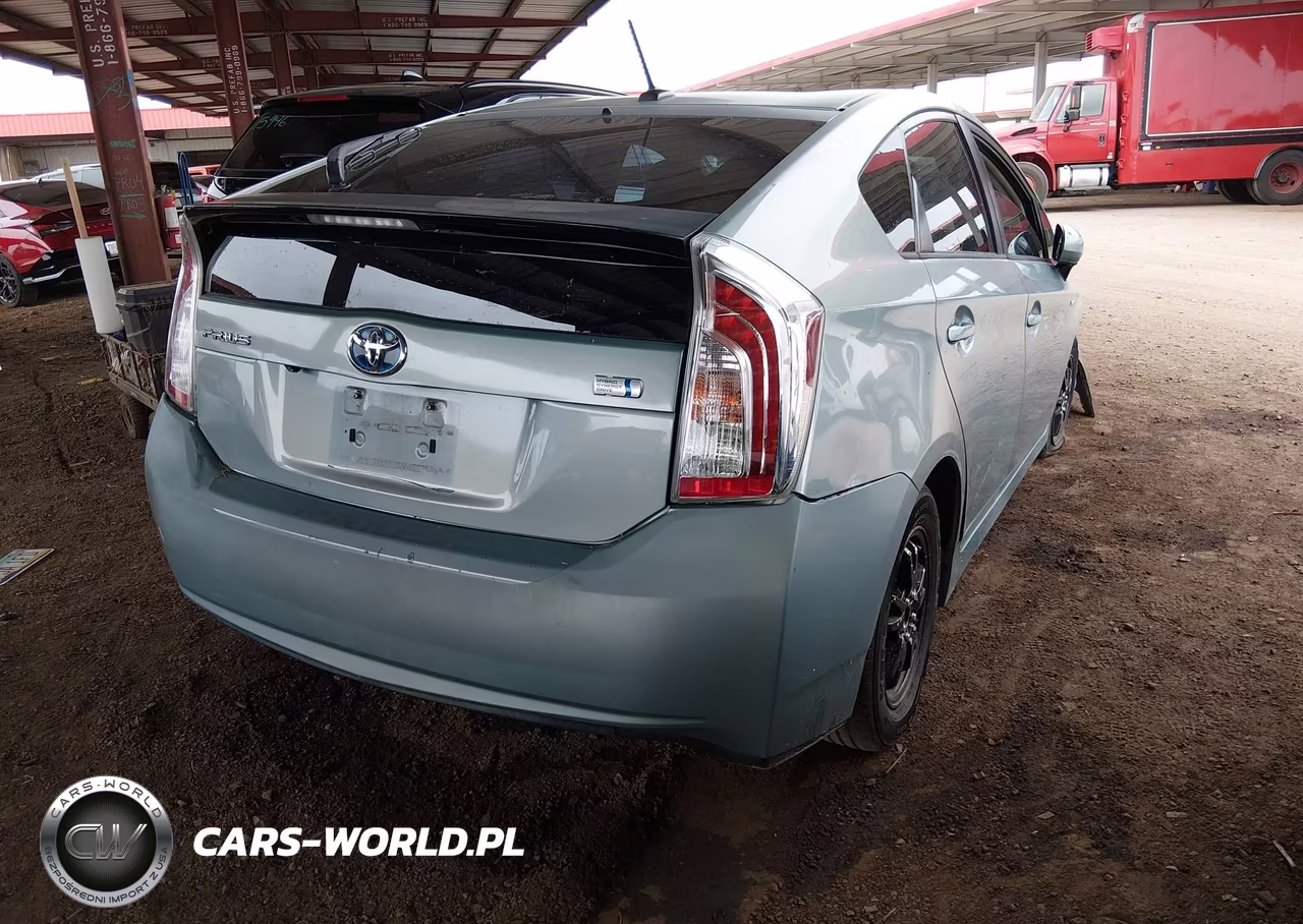 2013 Toyota Prius Three VIN:JTDKN3DU6D5653644 - 4