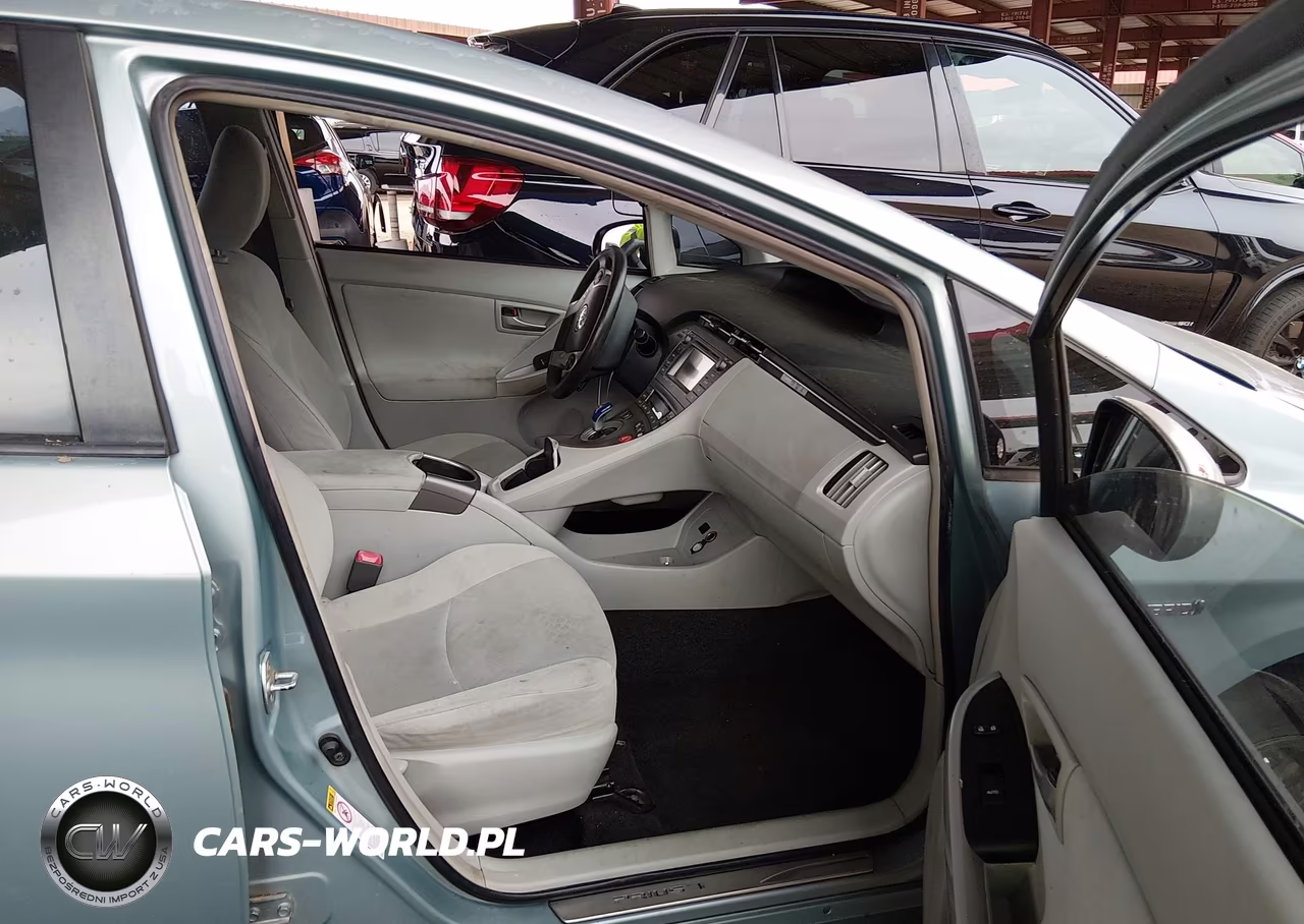 2013 Toyota Prius Three VIN:JTDKN3DU6D5653644 - 5