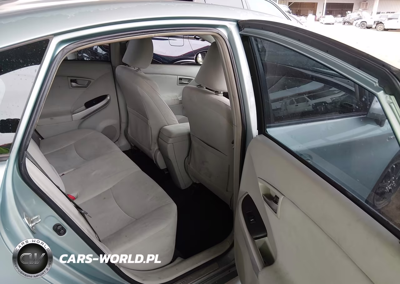 2013 Toyota Prius Three VIN:JTDKN3DU6D5653644 - 8