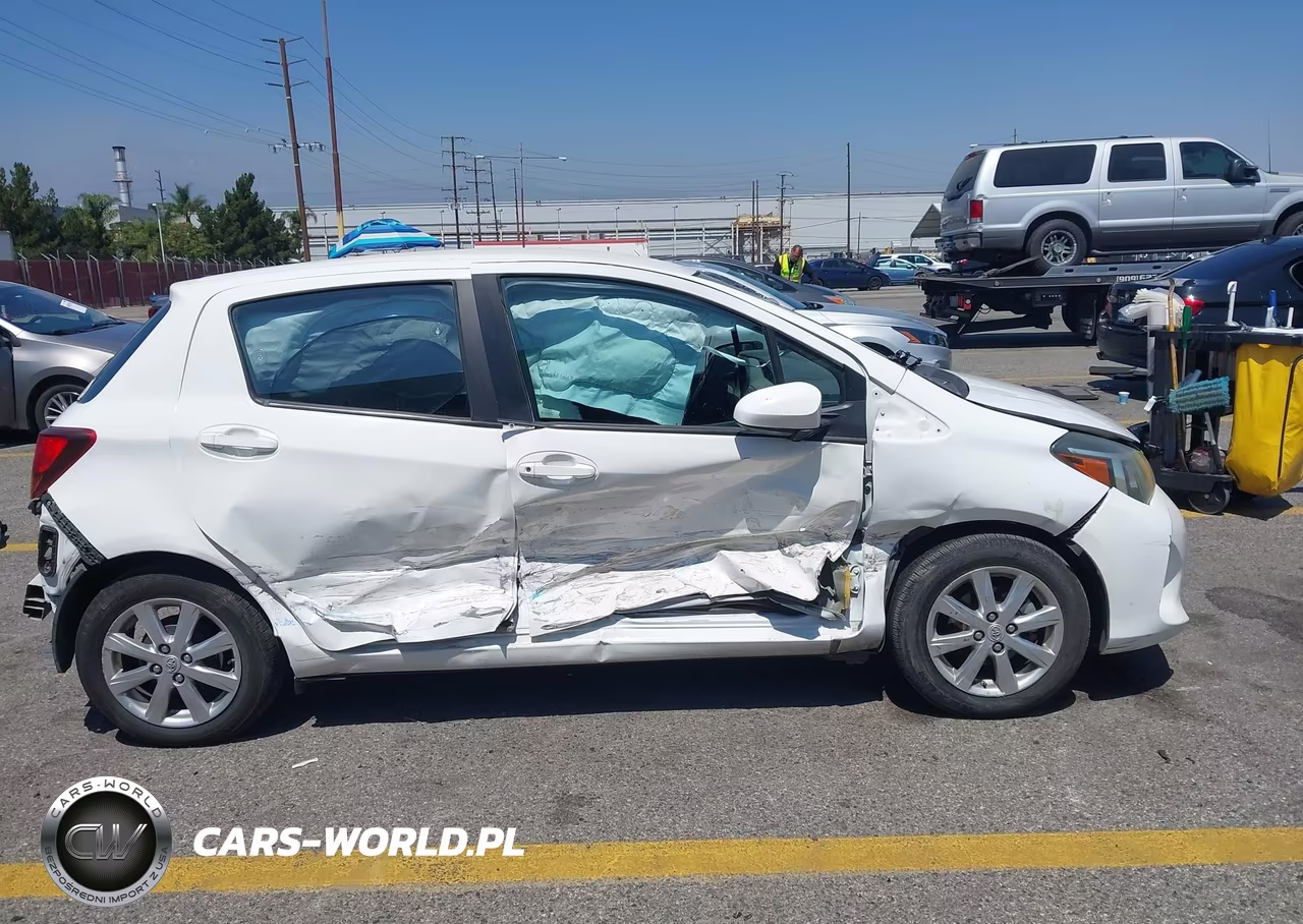 2015 Toyota Yaris Le VIN:VNKKTUD39FA017109 - 13