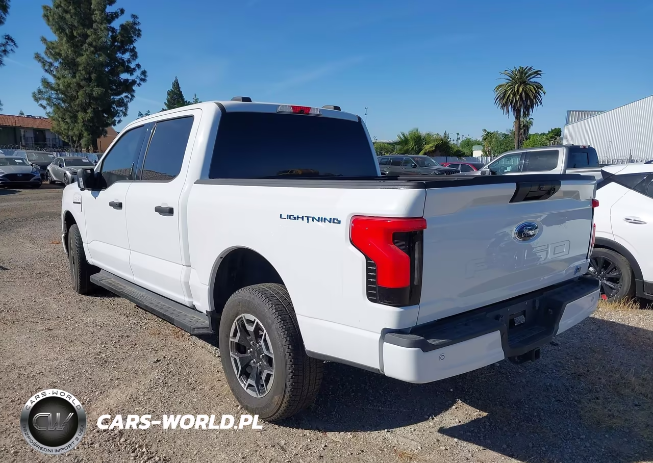 2022 Ford F-150 Lightning Xlt VIN:1FTVW1ELXNWG12806 - 3
