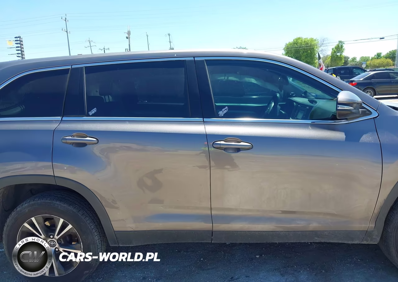 2019 Toyota Highlander Le VIN:5TDZARFH6KS044851 - 14