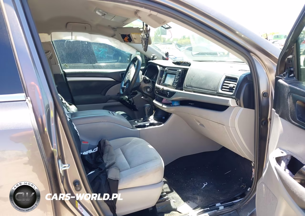 2019 Toyota Highlander Le VIN:5TDZARFH6KS044851 - 5
