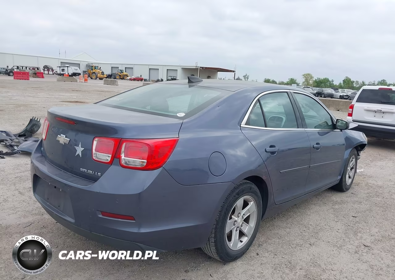 2015 Chevrolet Malibu Ls VIN:1G11B5SL1FF219647 - 4