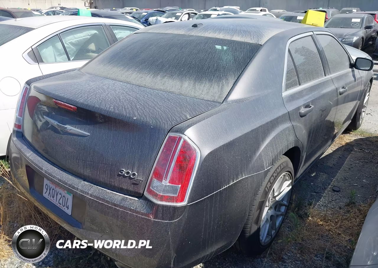 2013 Chrysler 300 300S VIN:2C3CCABG0DH611091 - 4