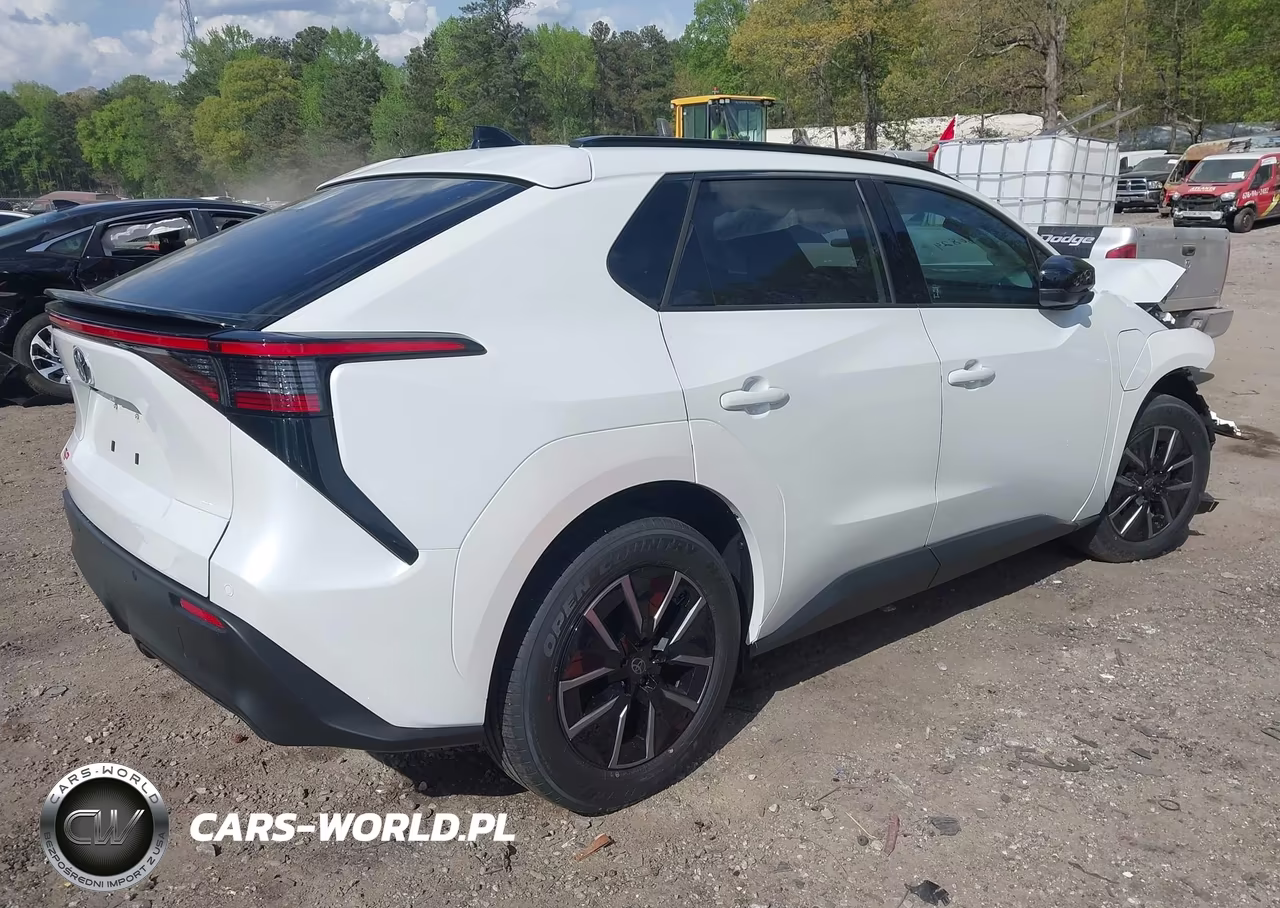 2026 Toyota Bz Xle Plus VIN:JTMBCAEB1TJ017498 - 4