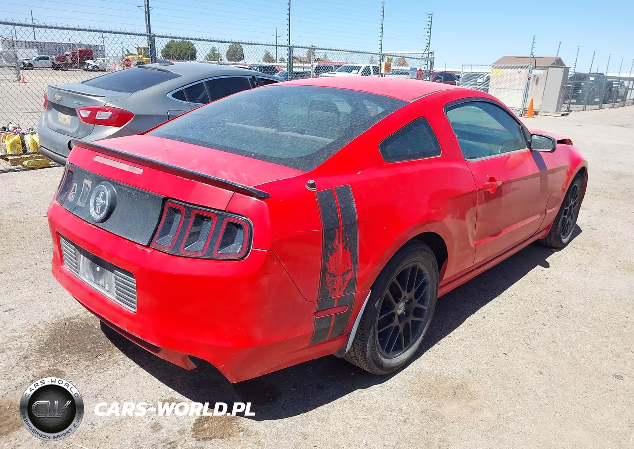 2014 Ford Mustang V6 VIN:1ZVBP8AM7E5261069 - 4