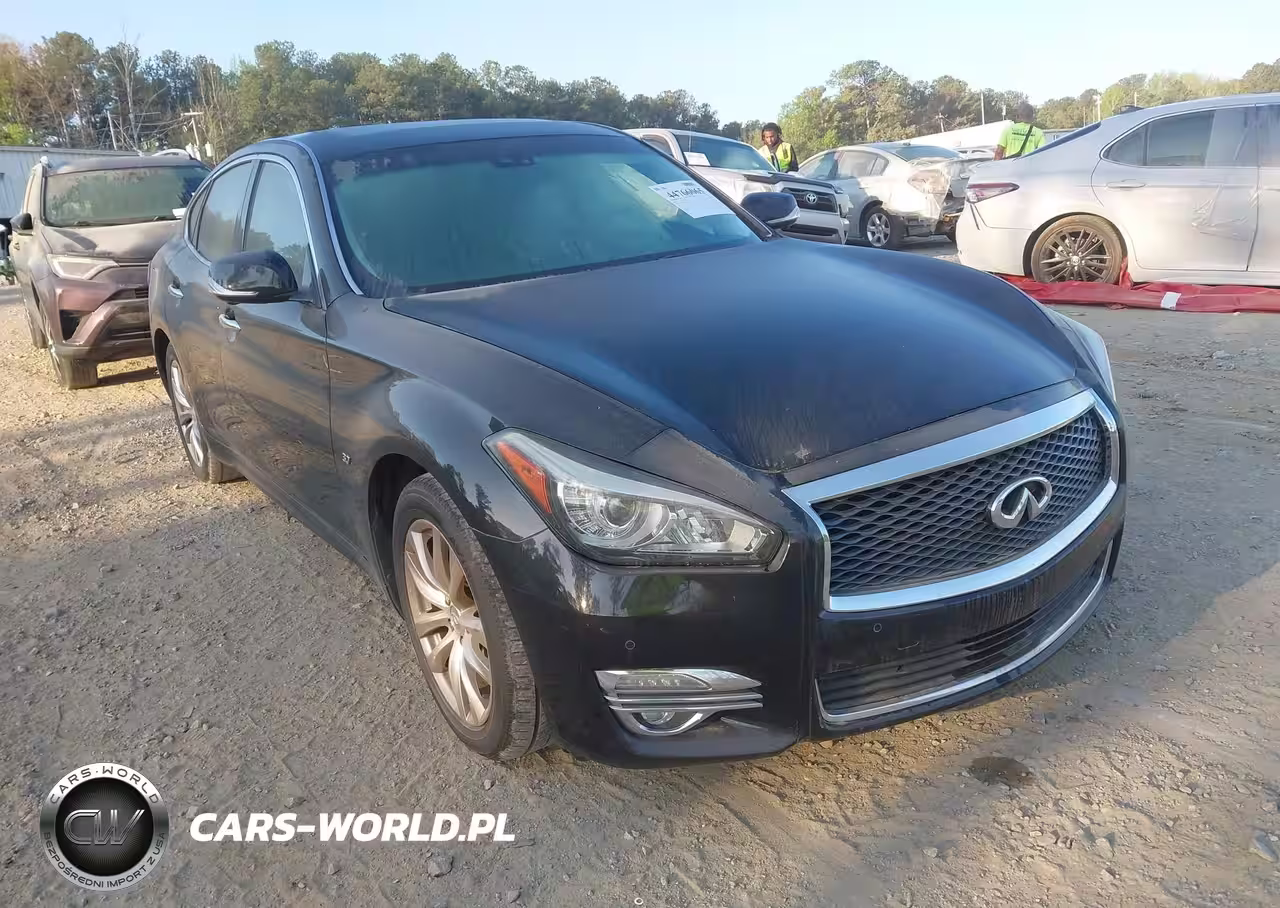 2015 Infiniti Q70 3.7