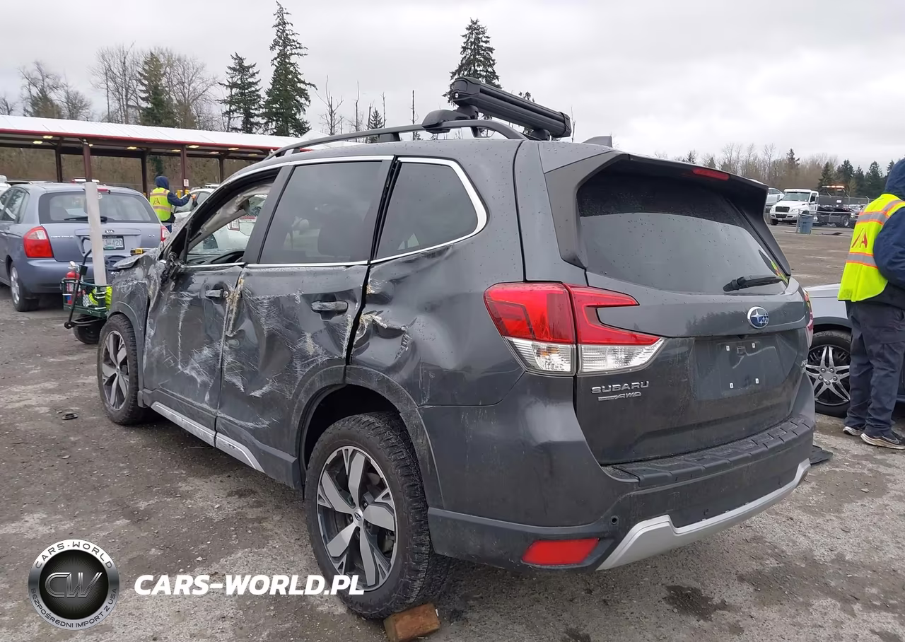 2020 Subaru Forester Touring VIN:JF2SKAXC9LH587198 - 3