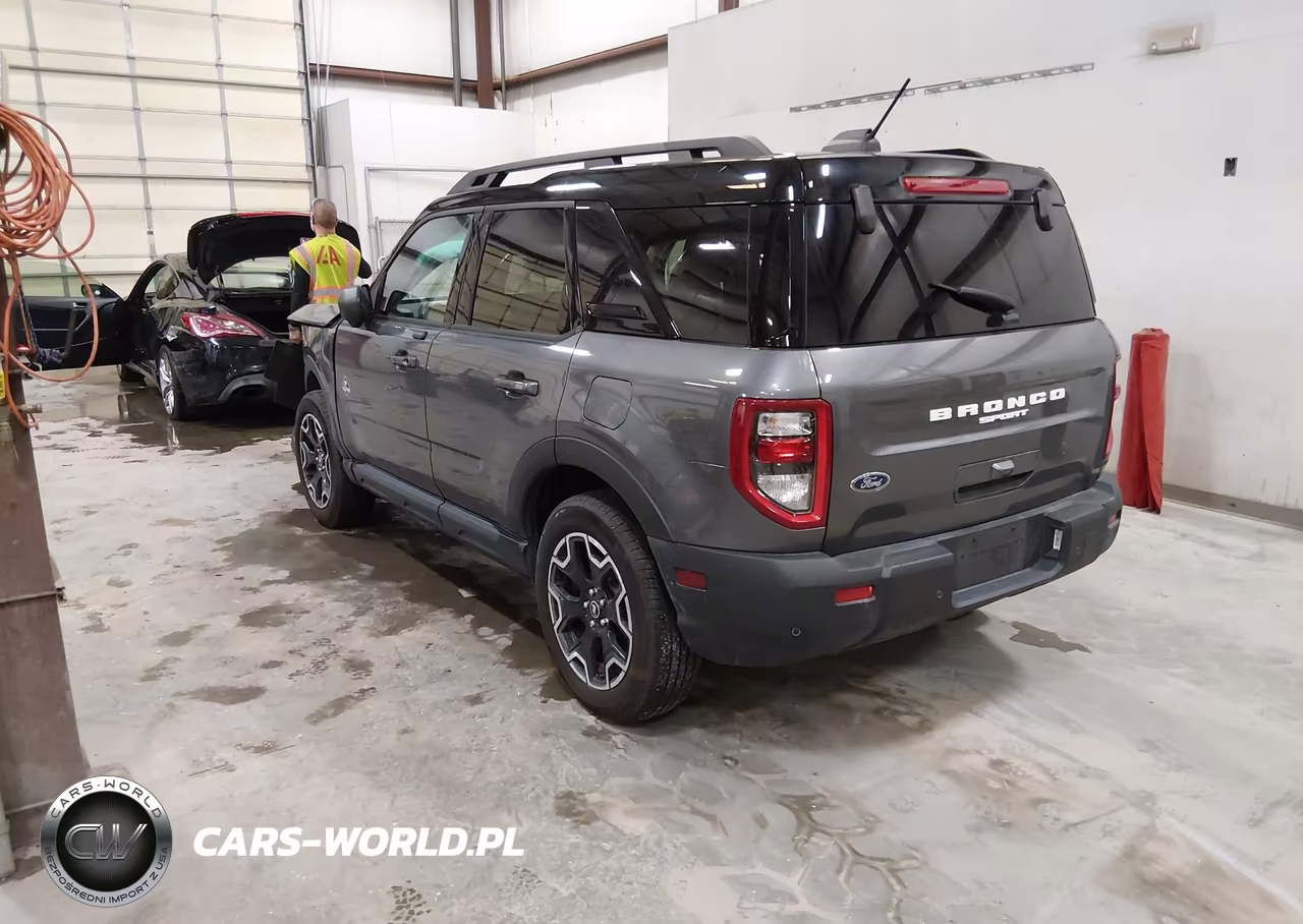 2025 Ford Bronco Sport Outer Banks VIN:3FMCR9CN8SRE14429 - 3
