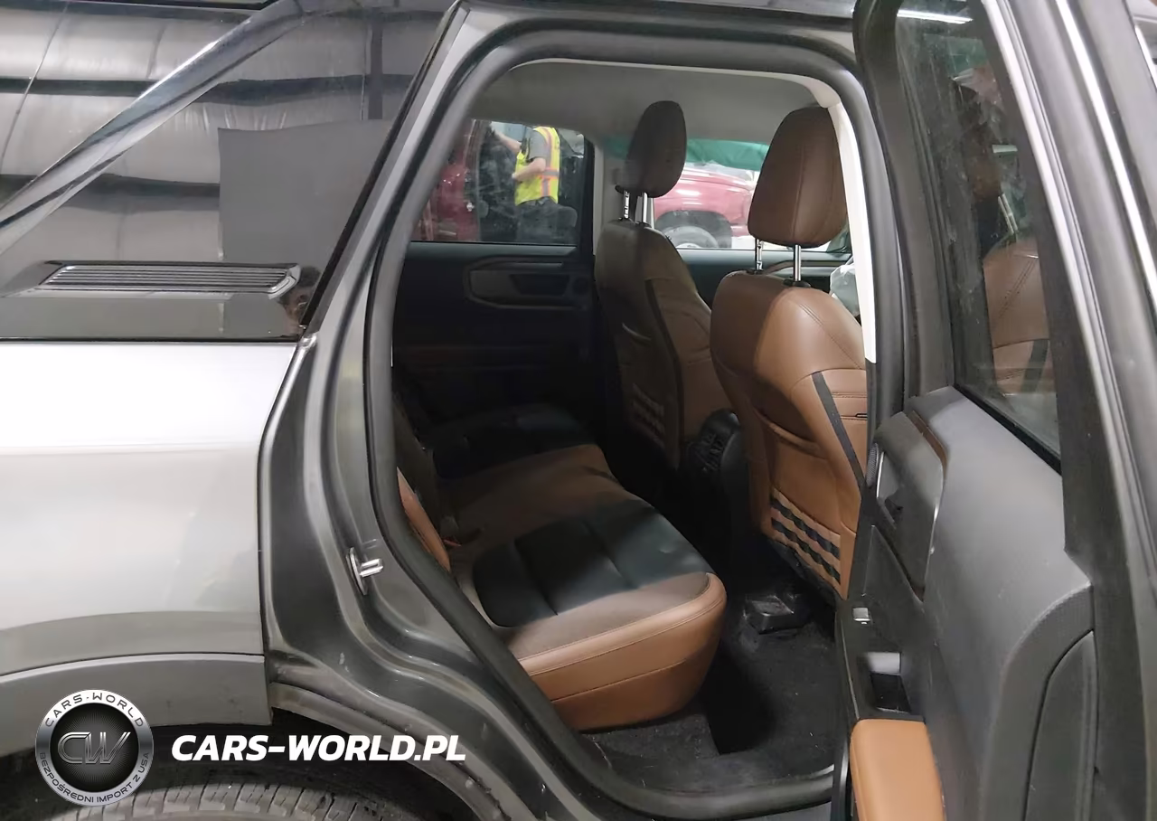 2025 Ford Bronco Sport Outer Banks VIN:3FMCR9CN8SRE14429 - 8