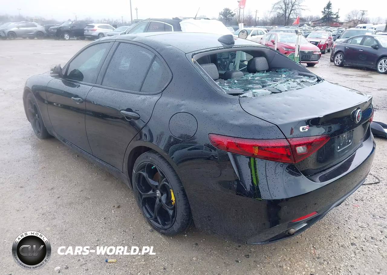 2018 Alfa Romeo Giulia Ti Sport VIN:ZARFAEEN6J7565120 - 3