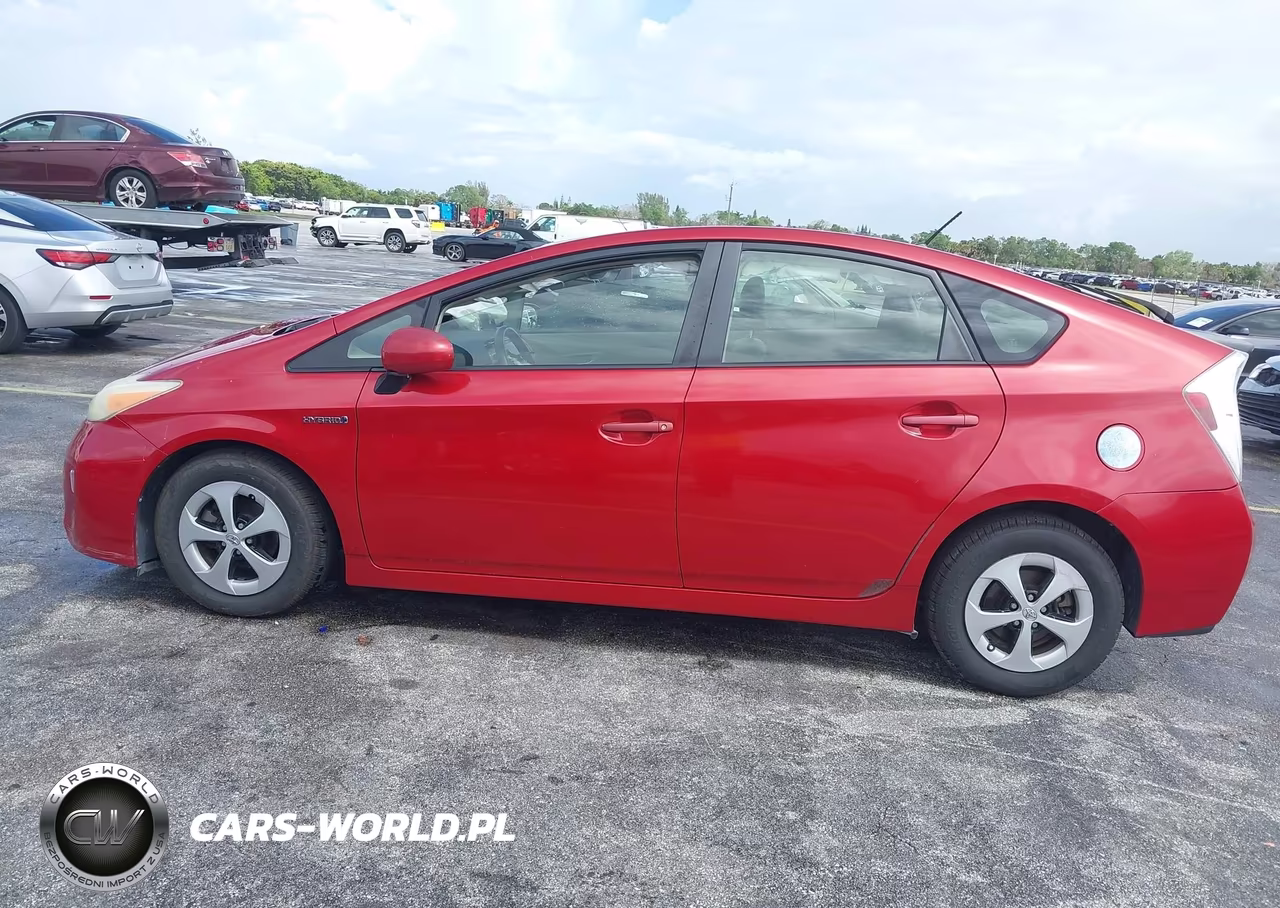 2013 Toyota Prius Two VIN:JTDKN3DUXD0354476 - 14