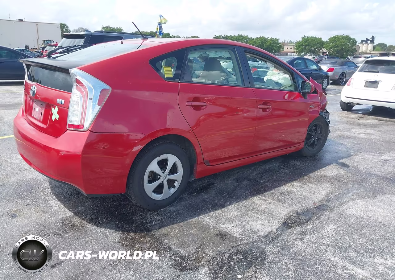 2013 Toyota Prius Two VIN:JTDKN3DUXD0354476 - 4