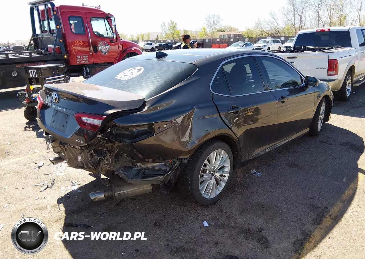 2018 Toyota Camry Xle V6 VIN:4T1BZ1HK8JU008122 - 4