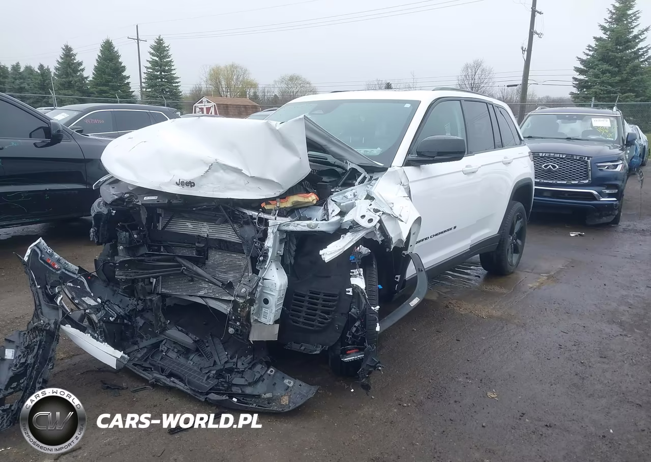 2025 Jeep Grand Cherokee Limited 4X4 VIN:1C4RJHBG4SC303877 - 2