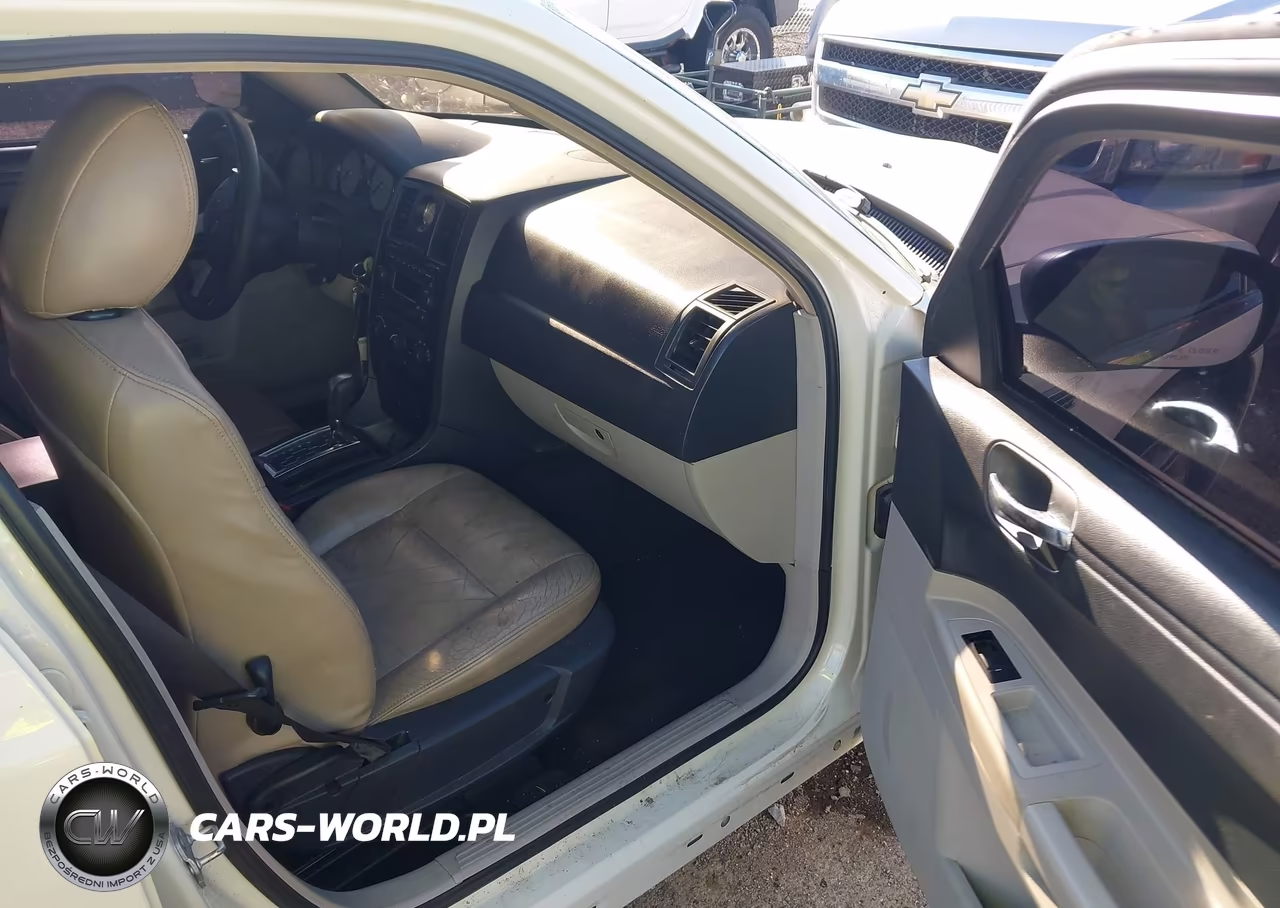 2007 Chrysler 300 VIN:2C3KA43RX7H833077 - 5