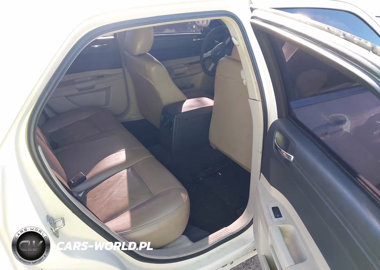 2007 Chrysler 300 VIN:2C3KA43RX7H833077 - 8
