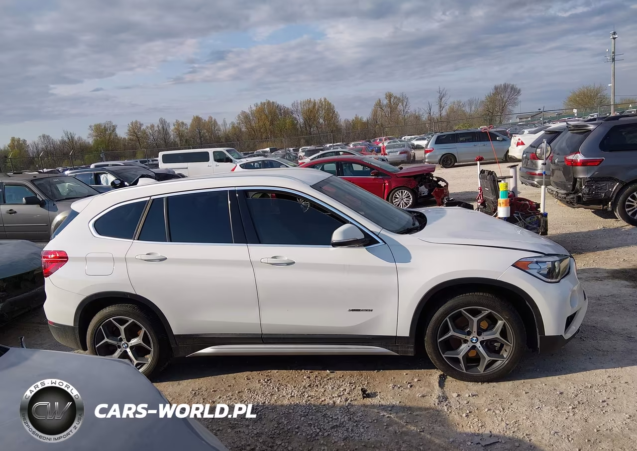 2018 BMW X1 xDrive28I VIN:WBXHT3C35J5F91423 - 14