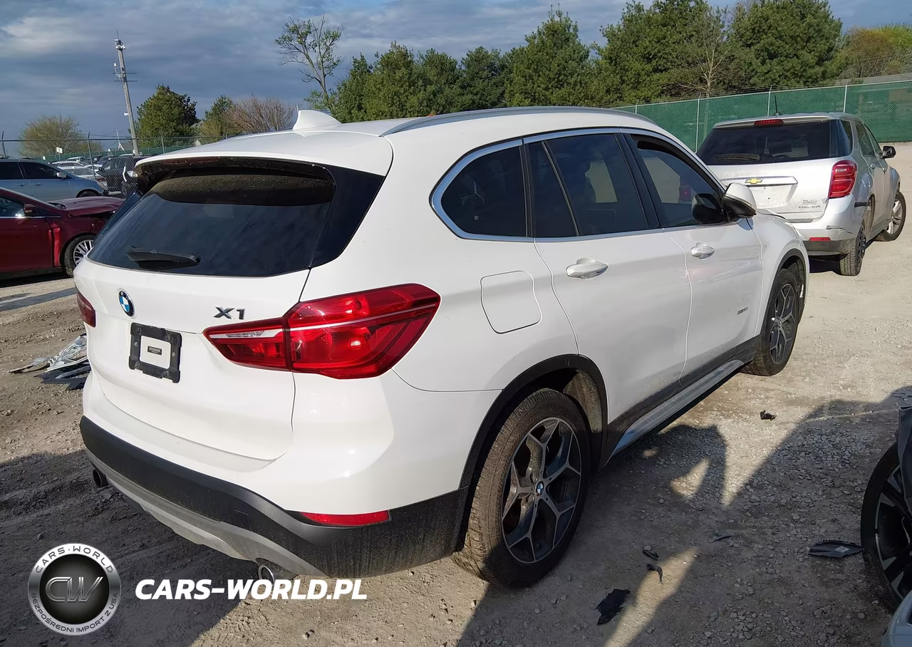 2018 BMW X1 xDrive28I VIN:WBXHT3C35J5F91423 - 4
