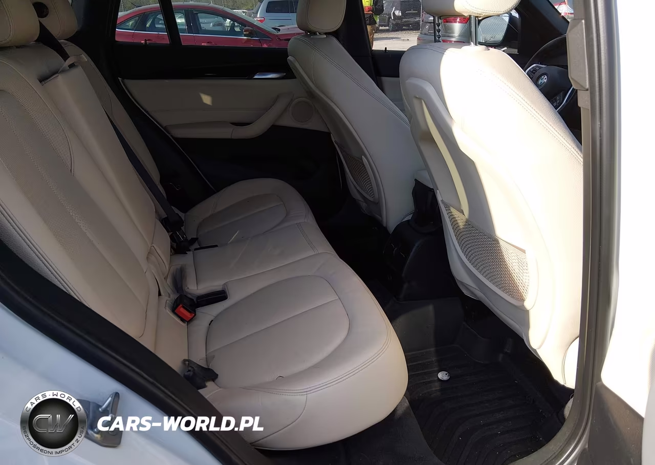 2018 BMW X1 xDrive28I VIN:WBXHT3C35J5F91423 - 8