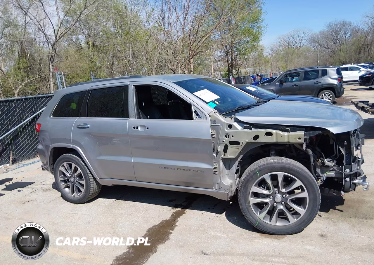 2017 Jeep Grand Cherokee Overland 4X2 VIN:1C4RJECG0HC827100 - 14