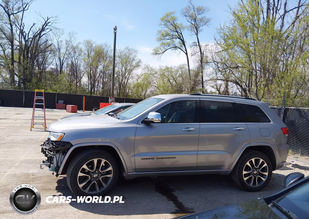2017 Jeep Grand Cherokee Overland 4X2 VIN:1C4RJECG0HC827100 - 15