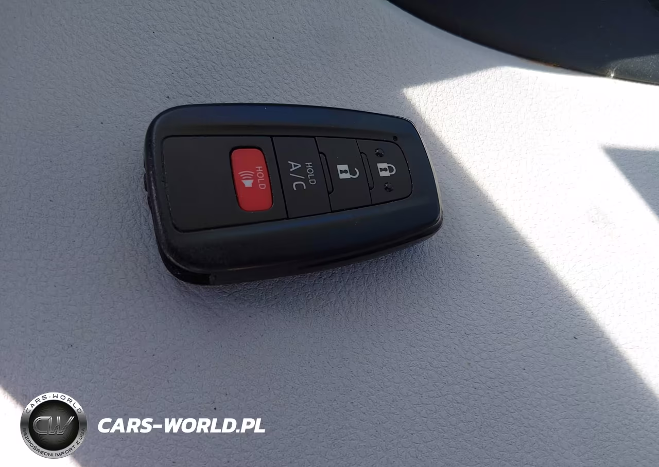2021 Toyota Prius Prime Limited VIN:JTDKAMFP3M3195212 - 11