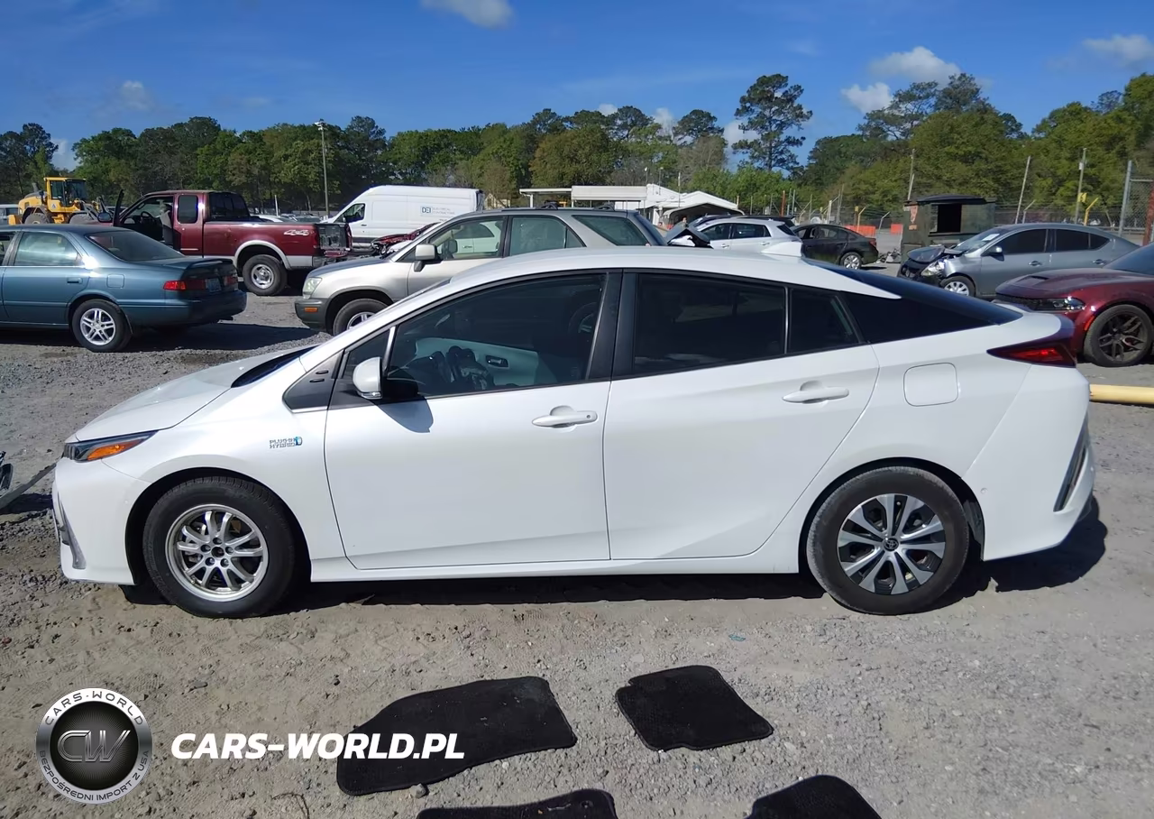 2021 Toyota Prius Prime Limited VIN:JTDKAMFP3M3195212 - 14