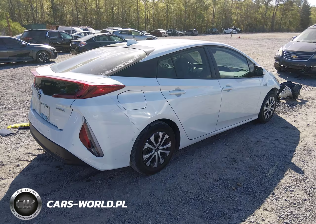 2021 Toyota Prius Prime Limited VIN:JTDKAMFP3M3195212 - 4