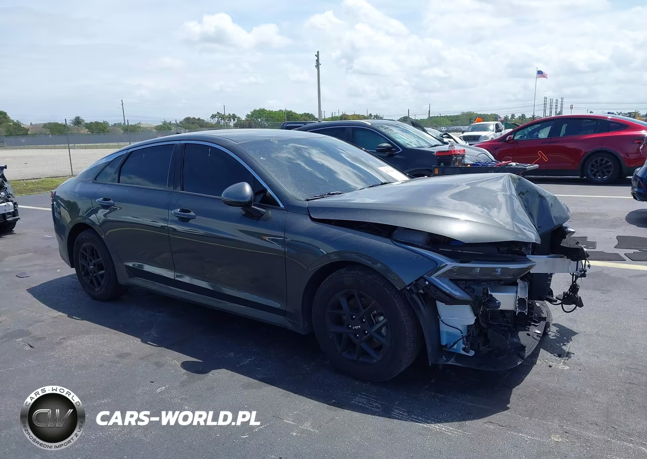 2025 Kia K5 Lxs