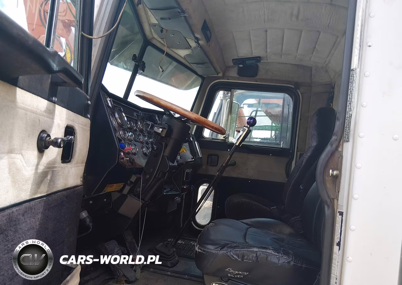 1995 Peterbilt 379 VIN:1XP5DB8X8SN373928 - 7