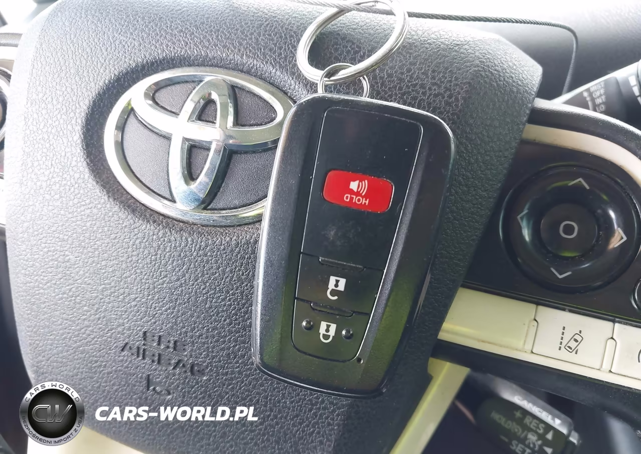 2016 Toyota Prius Three VIN:JTDKARFU4G3522711 - 11