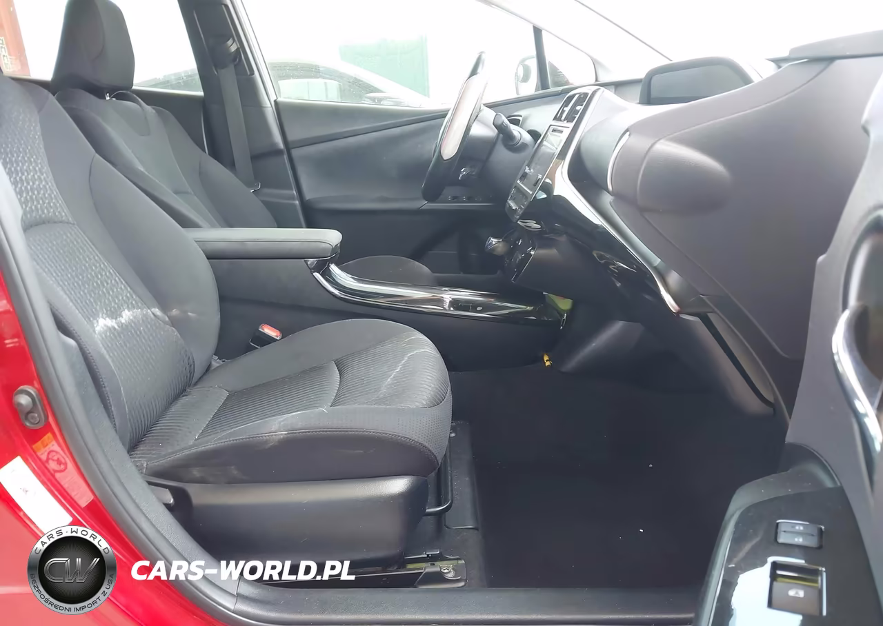 2016 Toyota Prius Three VIN:JTDKARFU4G3522711 - 5