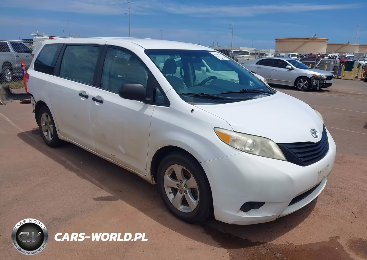2013 Toyota Sienna L V6 7 Passenger – zdjęcie 1 z 17