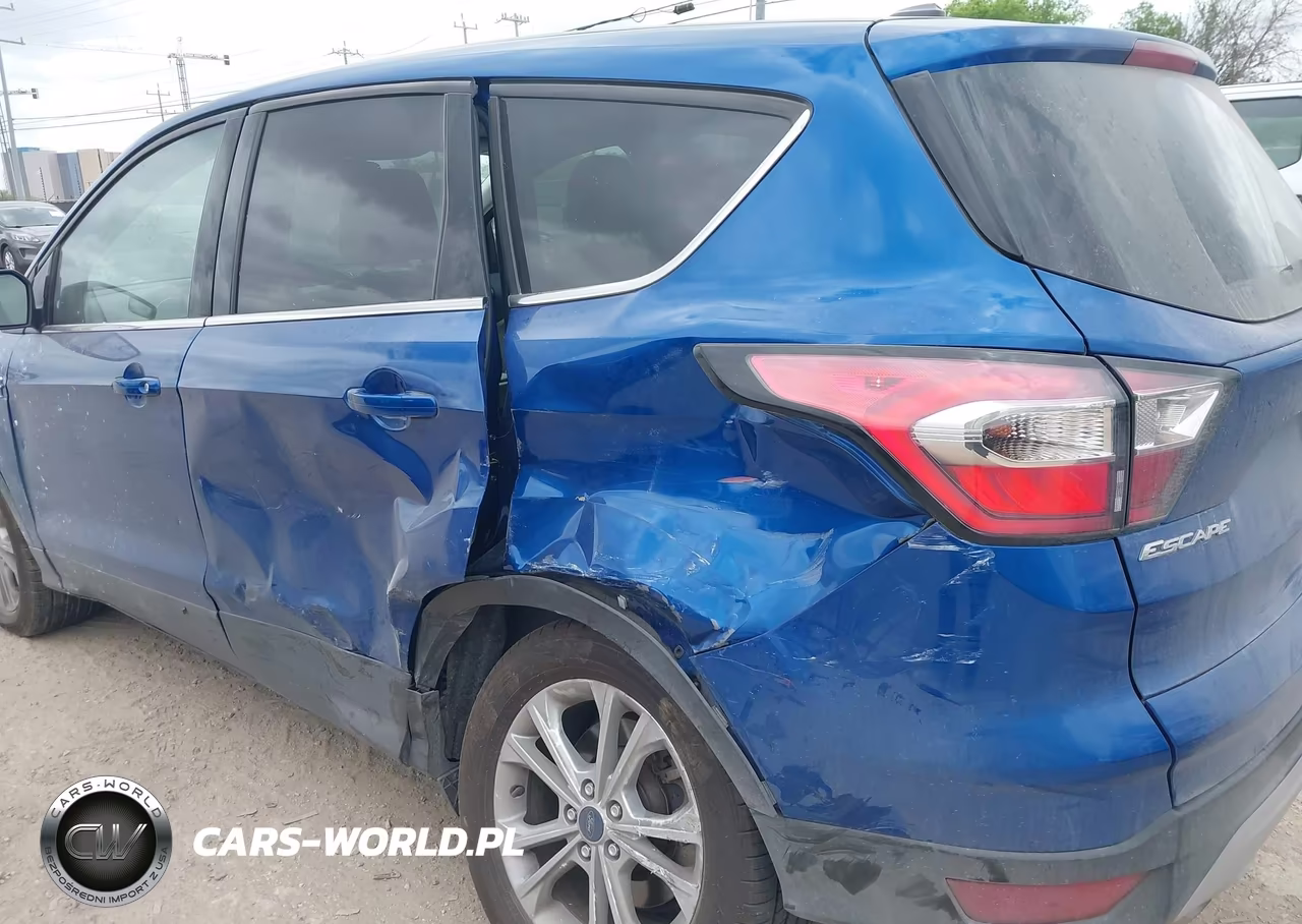 2017 Ford Escape Se VIN:1FMCU0G95HUC88958 - 6