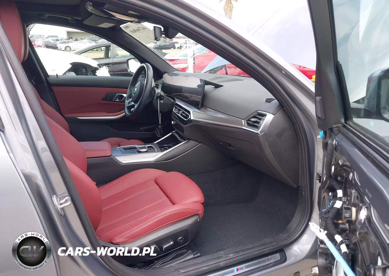 2024 BMW 330I VIN:3MW69FF0XR8E41399 - 5