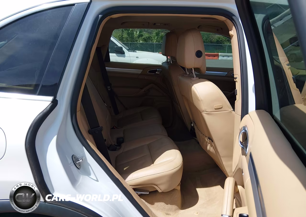 2012 Porsche Cayenne S VIN:WP1AB2A25CLA51389 - 8
