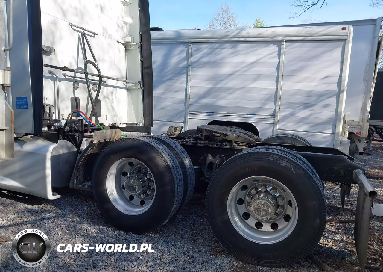 2018 Kenworth T680 VIN:1XKYDP9X6JJ186305 - 12