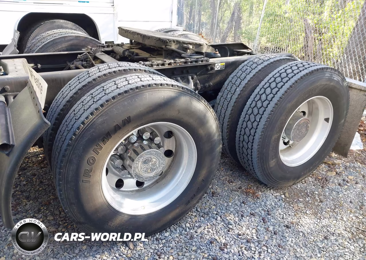 2018 Kenworth T680 VIN:1XKYDP9X6JJ186305 - 19