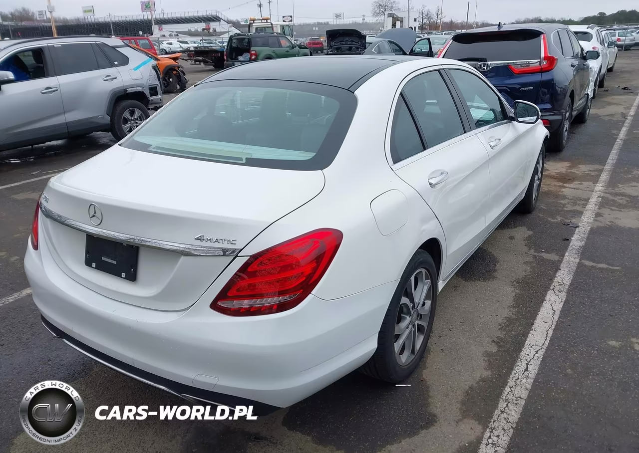 2015 Mercedes-Benz C 300 4Matic VIN:55SWF4KB5FU010675 - 4