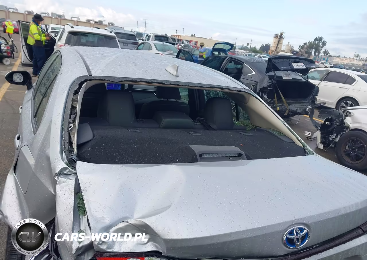 2024 Toyota Corolla Hybrid Le VIN:JTDBCMFE0R3046028 - 17