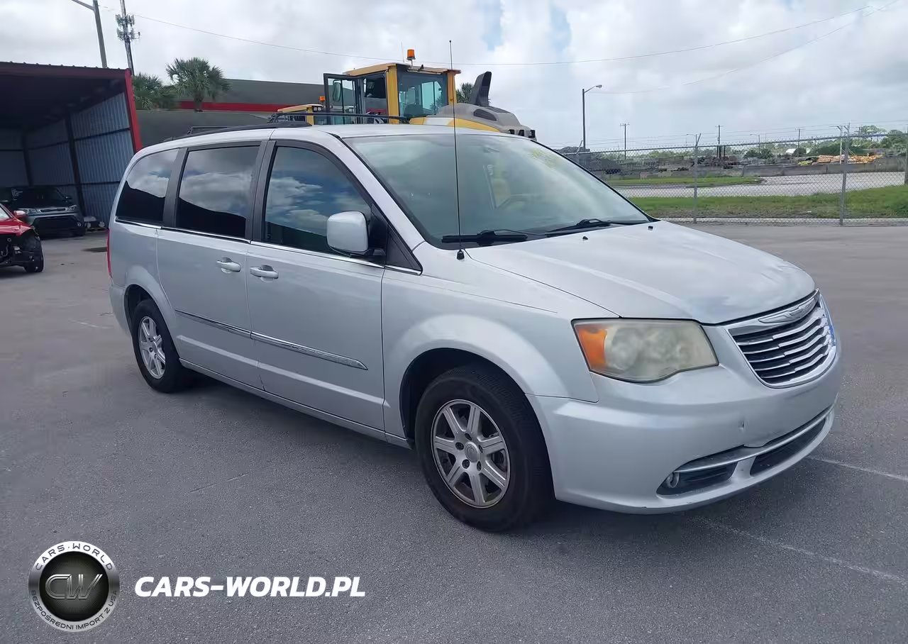 2011 Chrysler Town & Country Touring