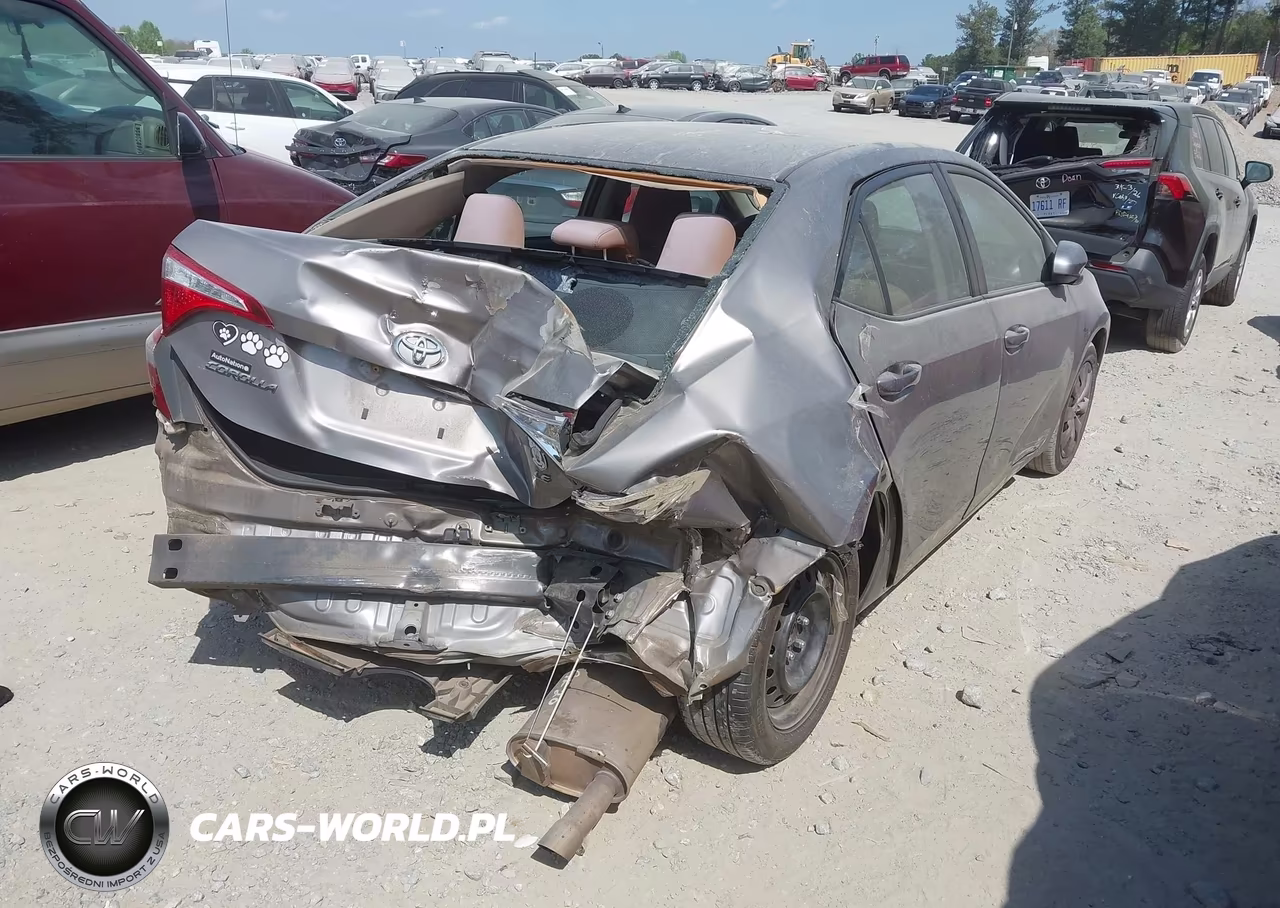 2015 Toyota Corolla Le VIN:2T1BURHE7FC242543 - 4