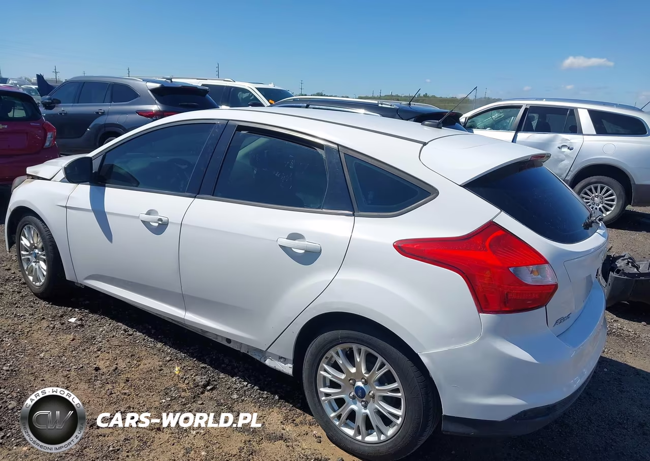 2012 Ford Focus Se VIN:1FAHP3K29CL333353 - 3