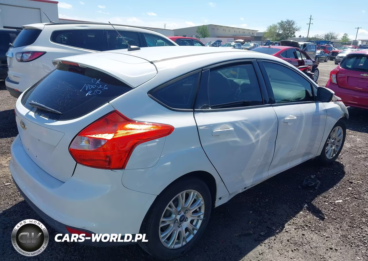 2012 Ford Focus Se VIN:1FAHP3K29CL333353 - 4